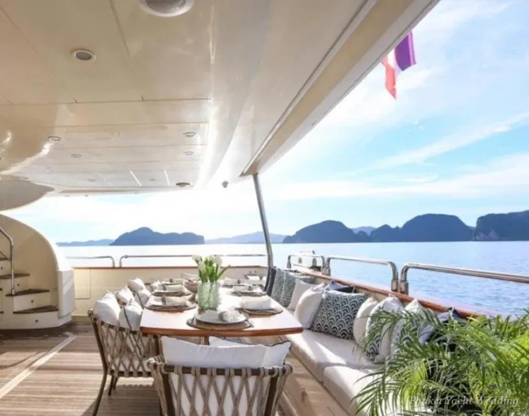 Eternal Pearl 102 superyacht for weddings and proposals in Phuket (3)