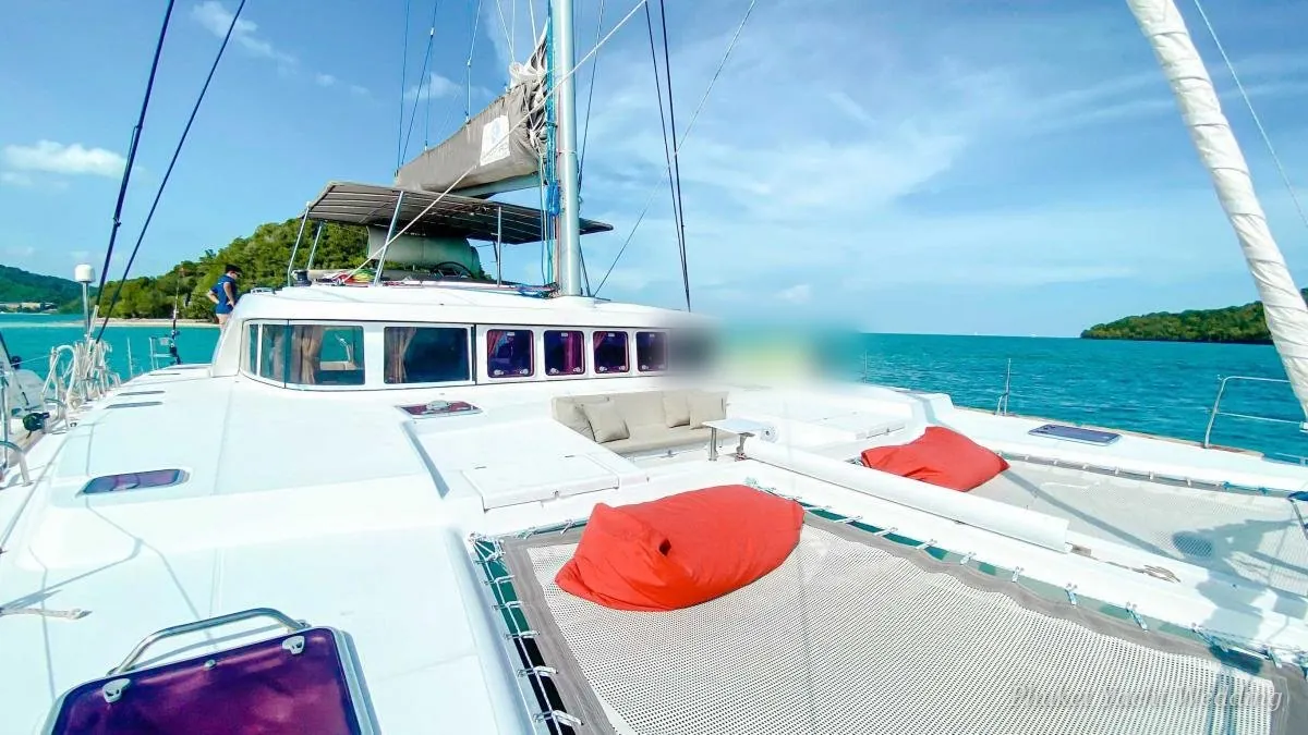 Ivory Sail 50 sailing catamaran for wedding ceremonies at sea in Phuket (4)