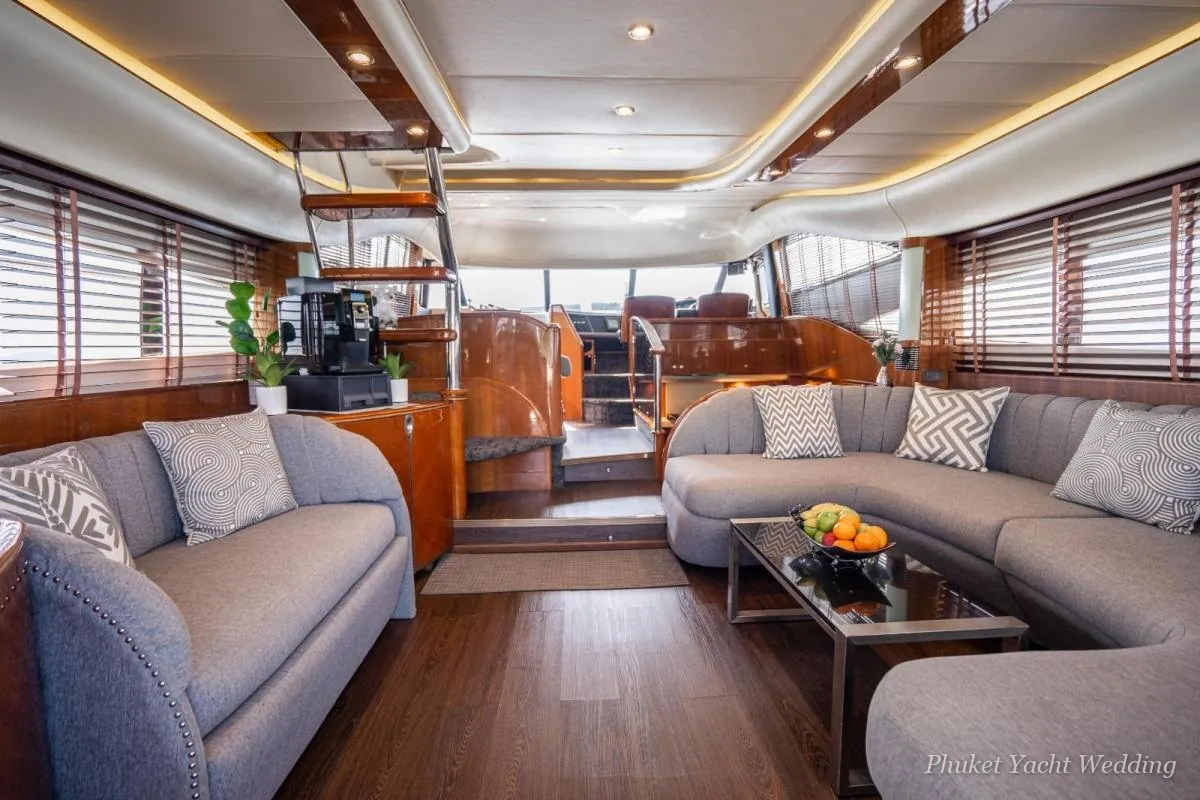 Silk Horizon 65 motor yacht for vow renewals and anniversaries at sea in Phuket (4)